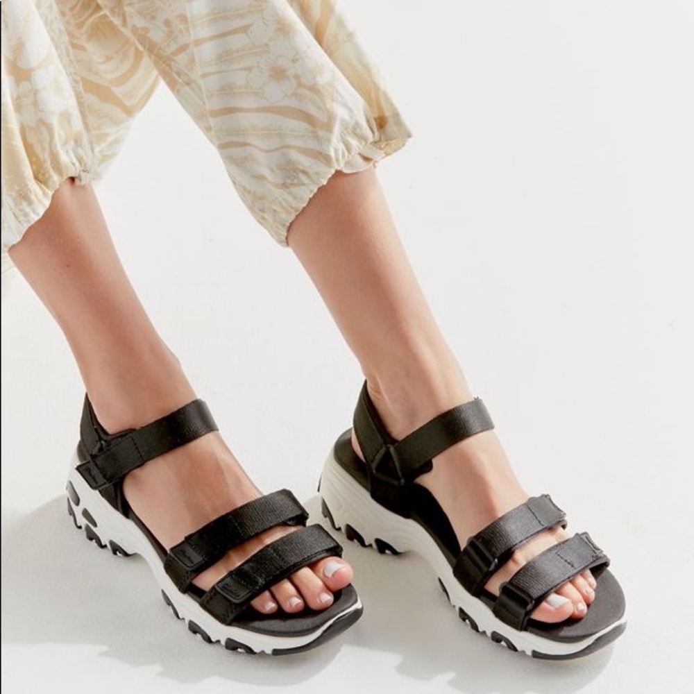 Skechers D’Lites Sandals